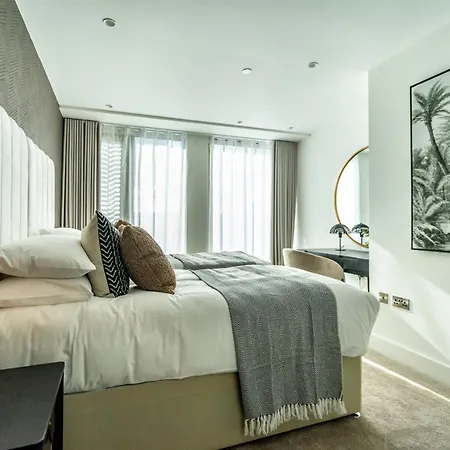 The Castle @ Ryedale House Apartment *