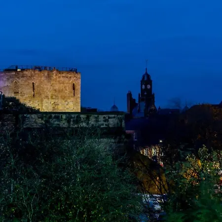 The Castle @ Ryedale House Apartamento York