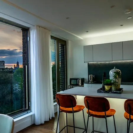 The Castle @ Ryedale House Apartamento